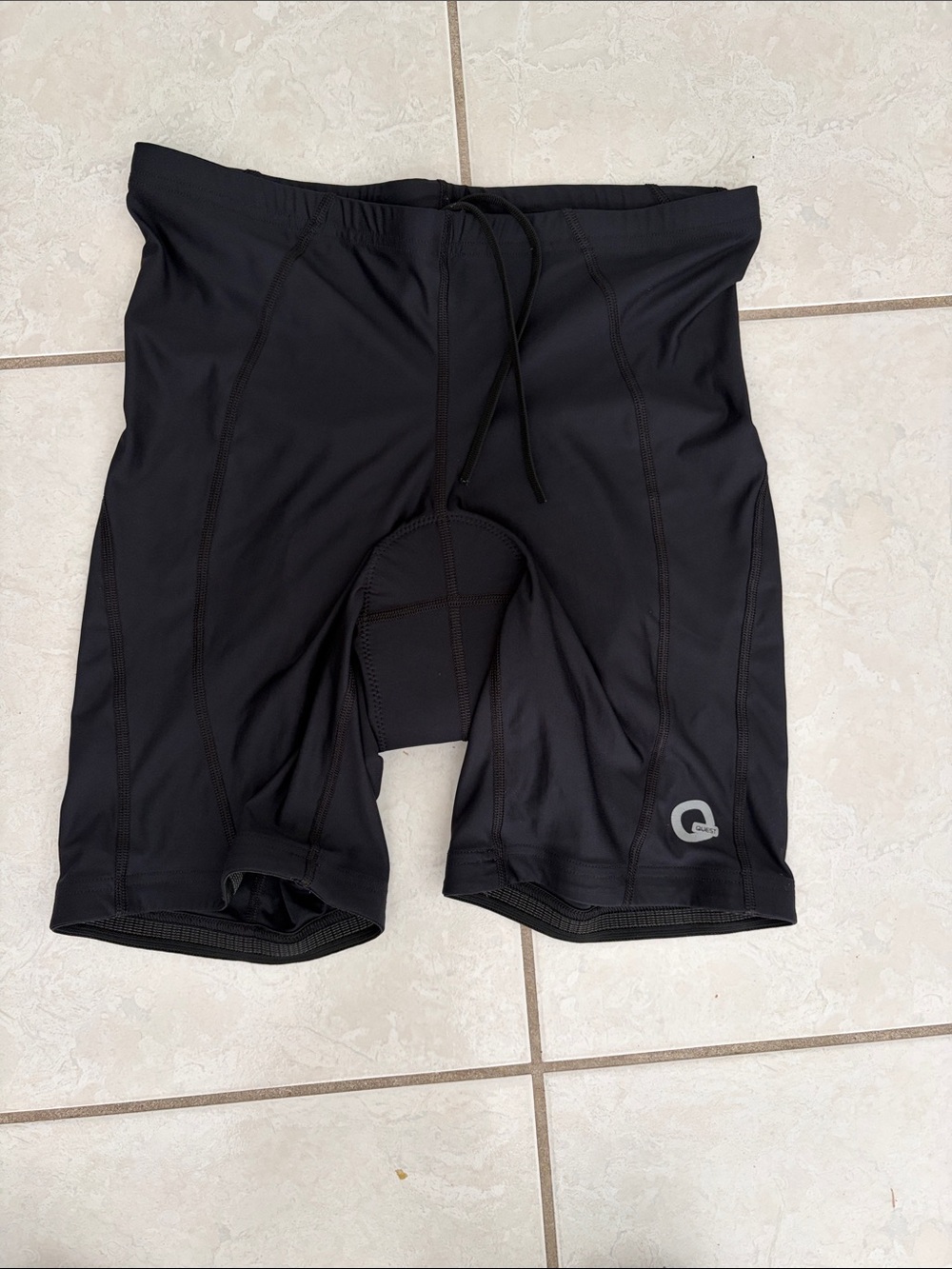 Que Men's Black Padded Cycling Shorts
